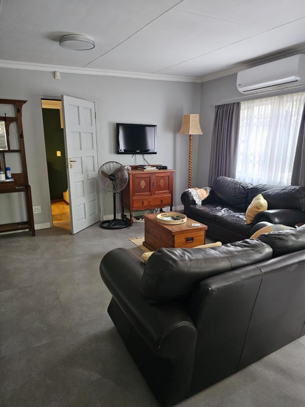 Giraffe'S Rest, Self Catering Studio Apartment White River Ngoại thất bức ảnh